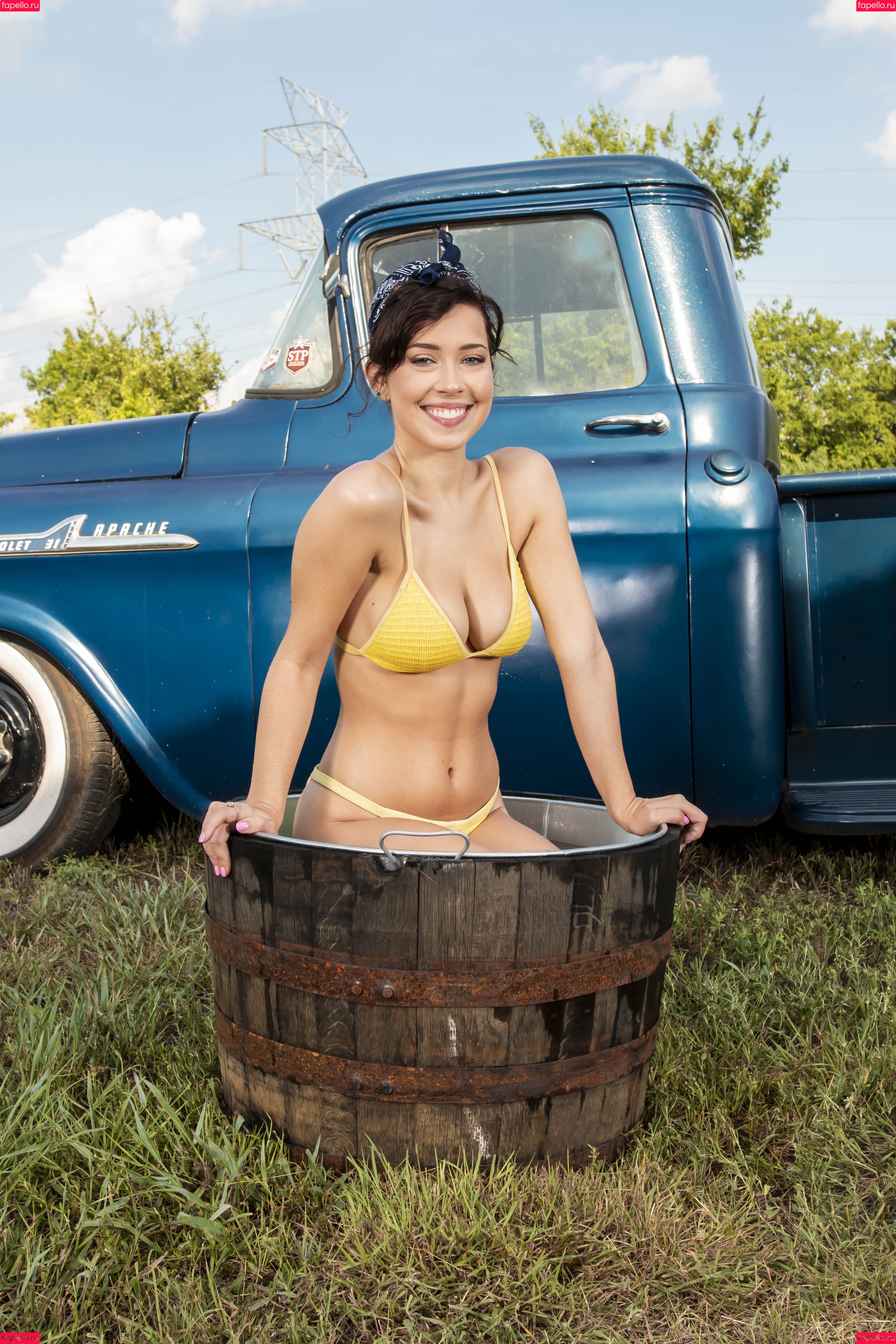 Alli Peach Onlyfans Photo Gallery 