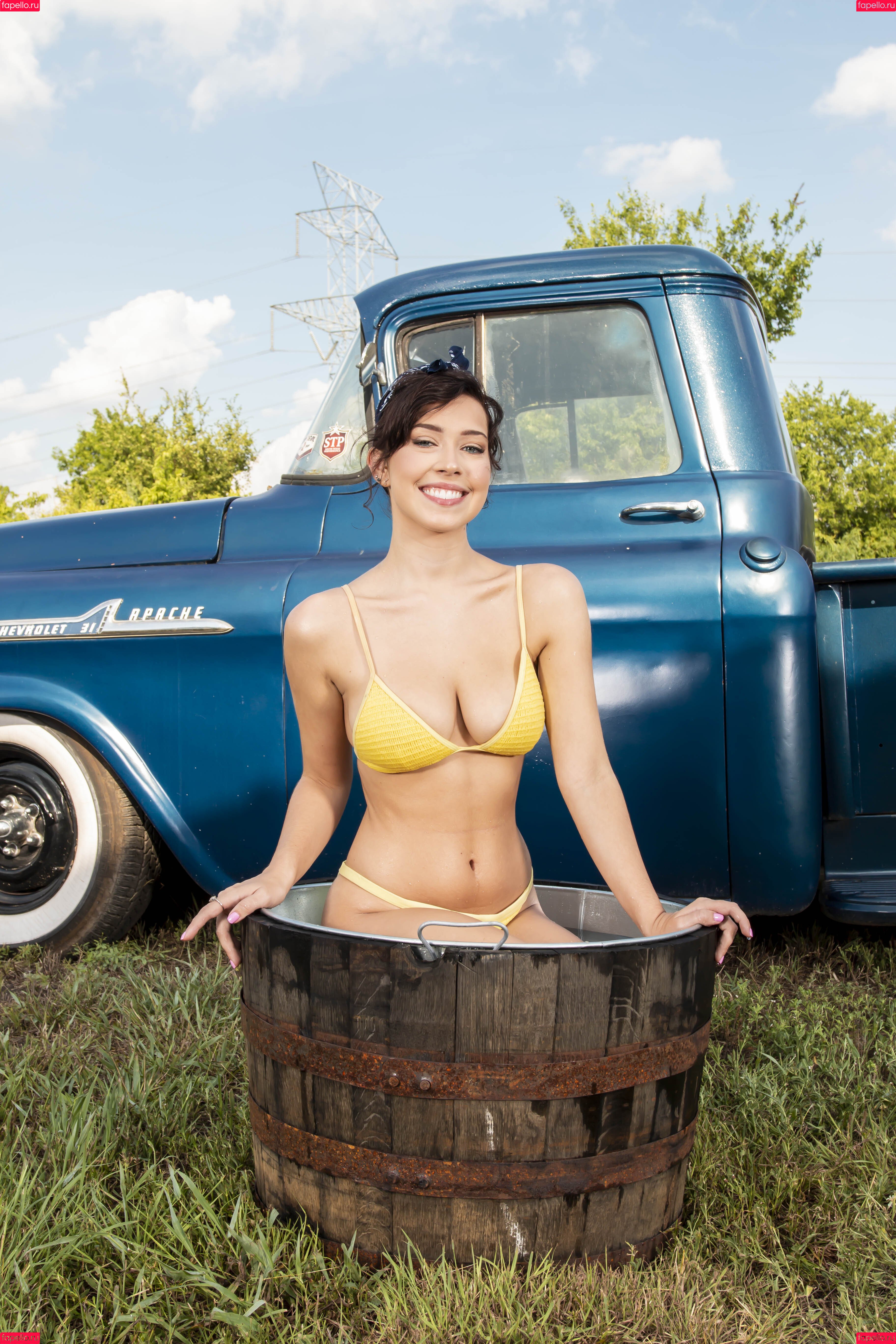 Alli Peach Onlyfans Photo Gallery 