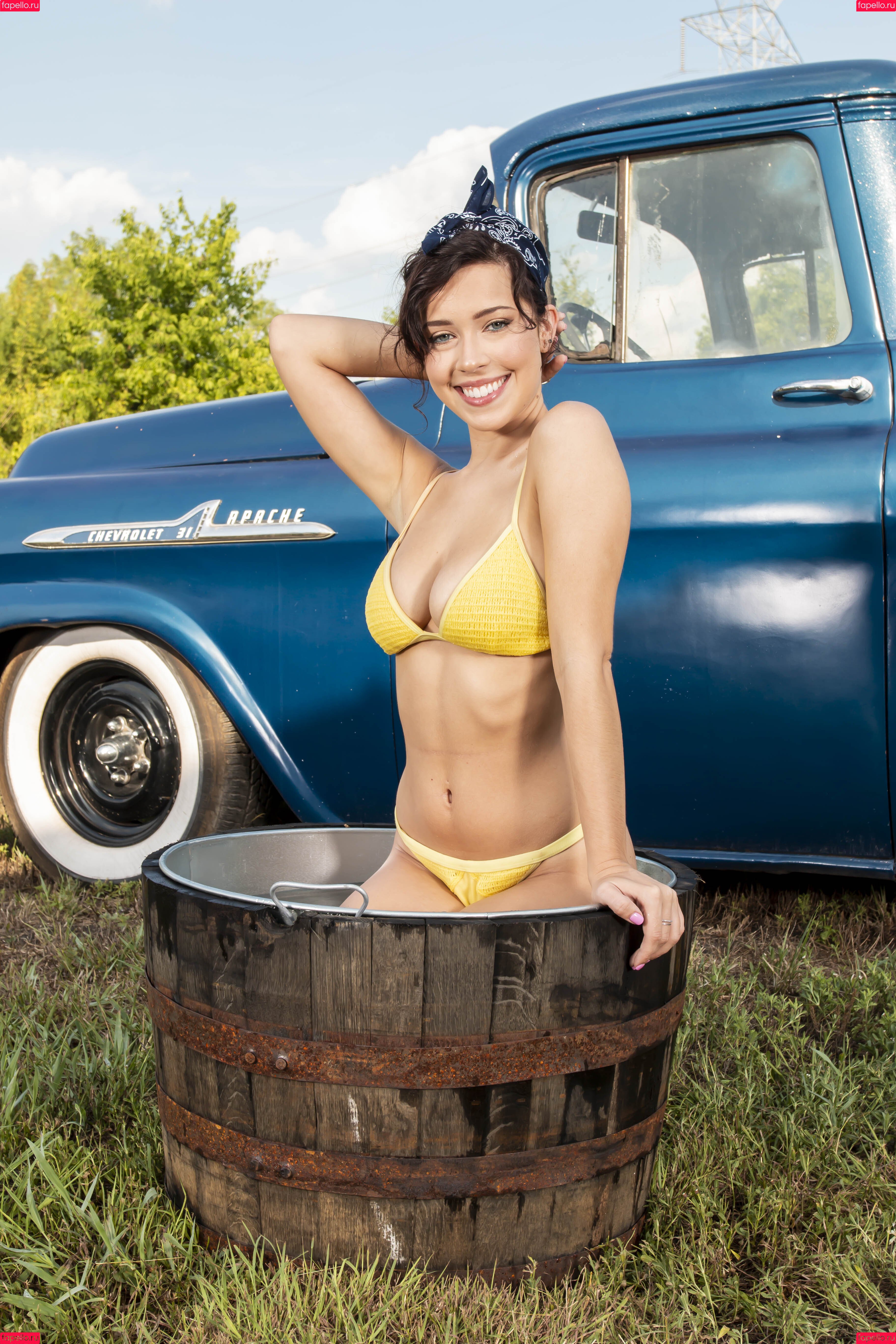 Alli Peach Onlyfans Photo Gallery 