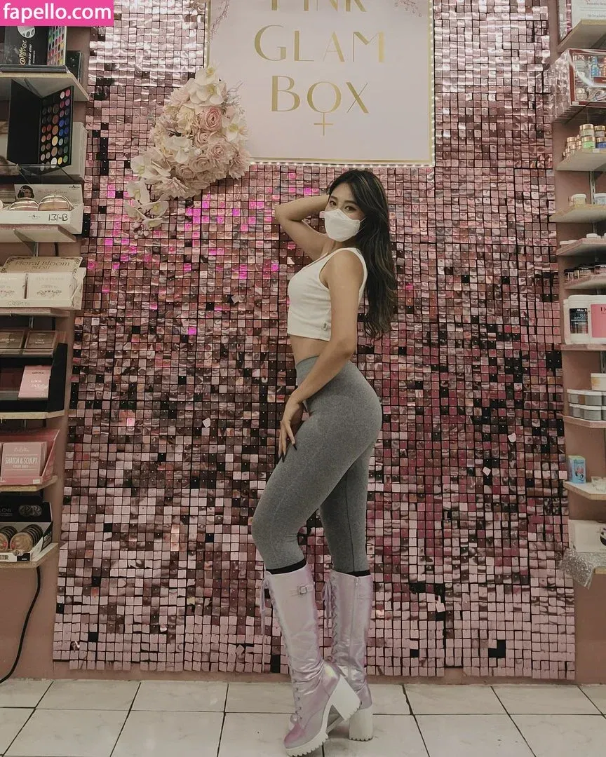 Yuggie_TV Onlyfans Photo Gallery 