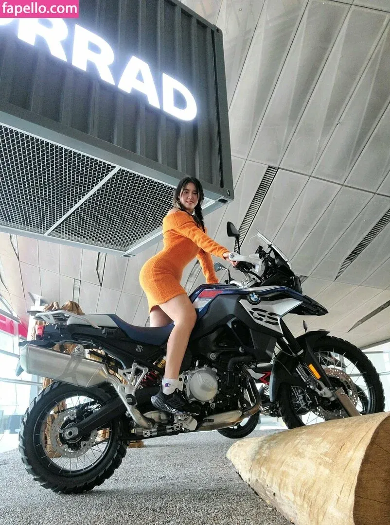 Yuggie_TV Onlyfans Photo Gallery 