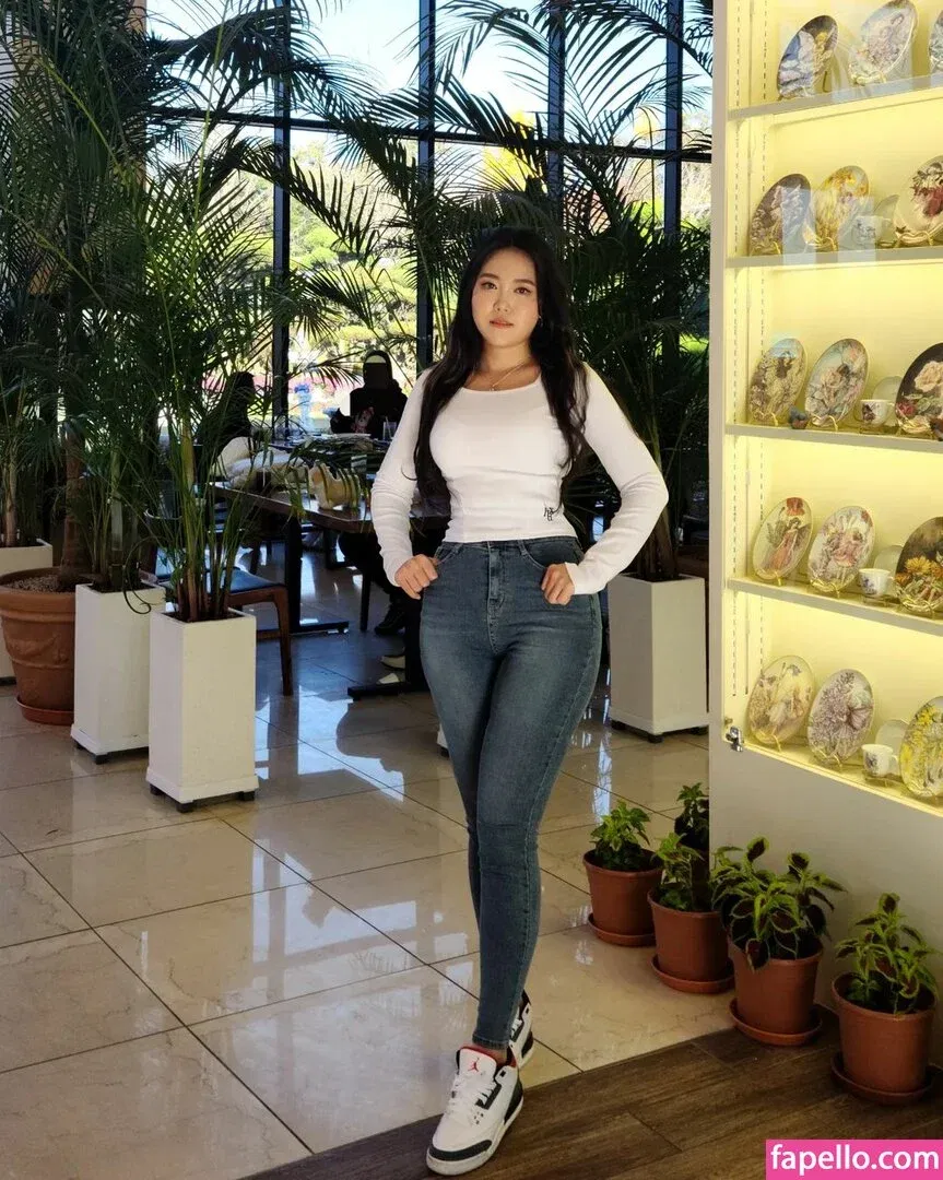 Yuggie_TV Onlyfans Photo Gallery 