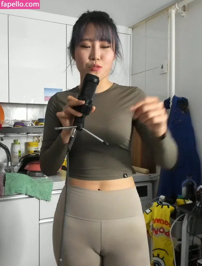 Yuggie_TV Onlyfans Photo Gallery 