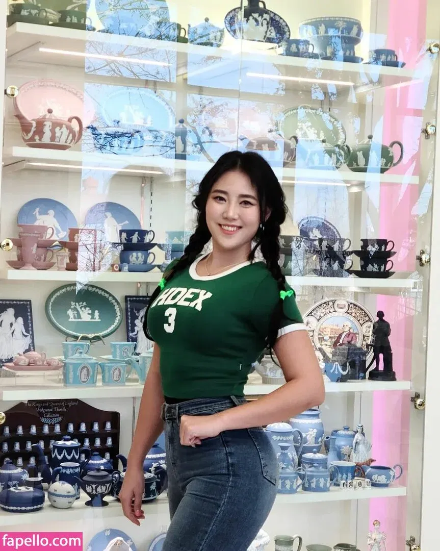 Yuggie_TV Onlyfans Photo Gallery 