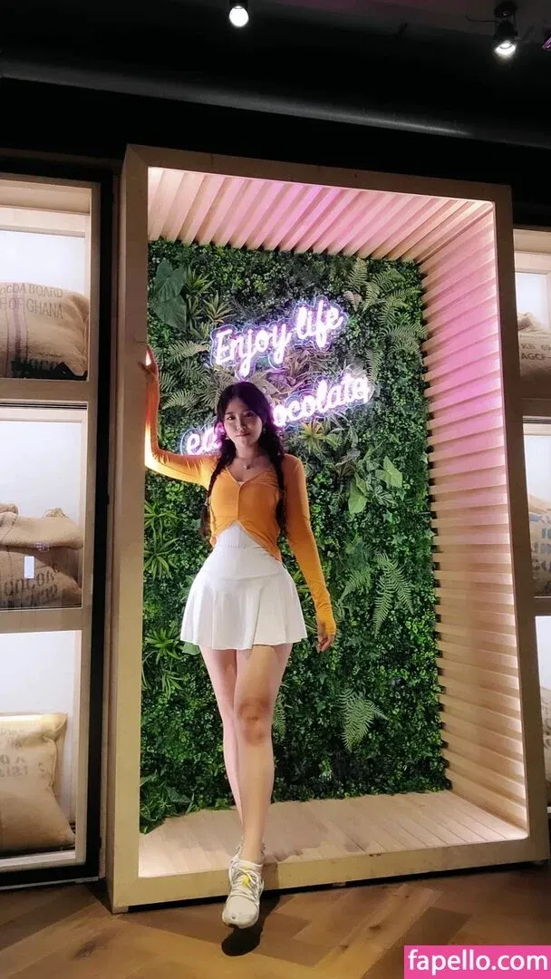 Yuggie_TV Onlyfans Photo Gallery 