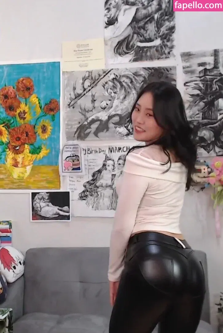 Yuggie_TV Onlyfans Photo Gallery 