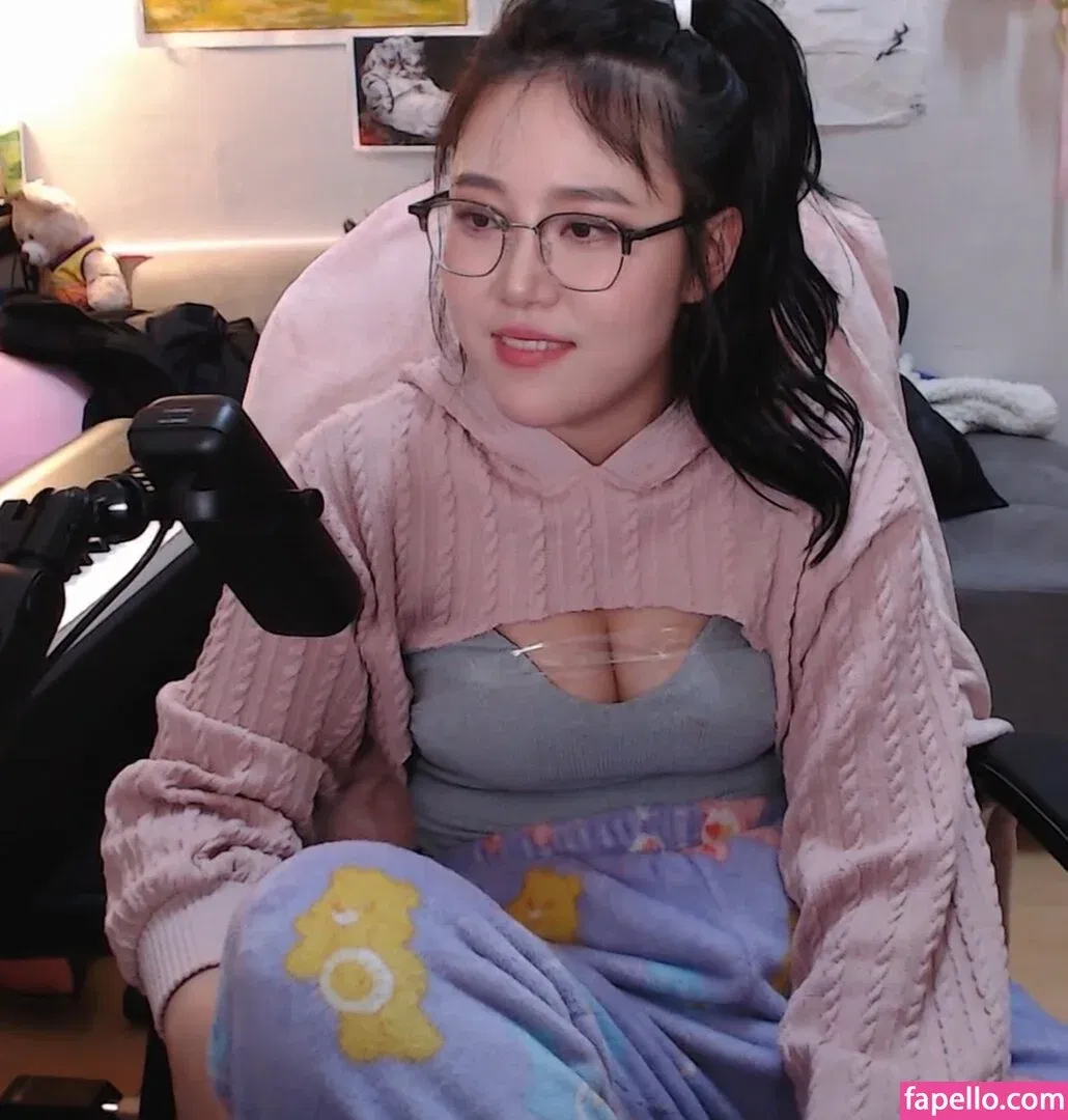 Yuggie_TV Onlyfans Photo Gallery 