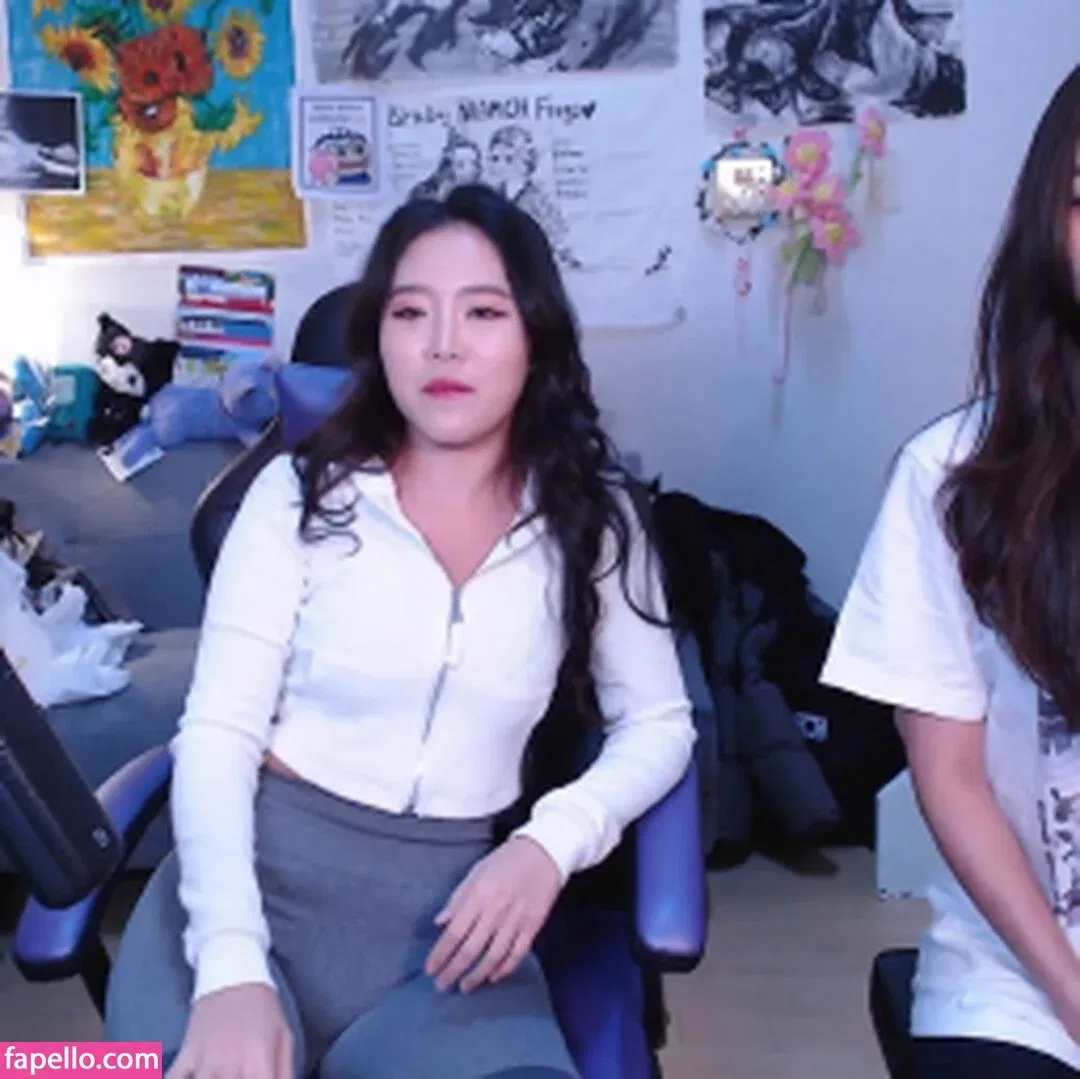 Yuggie_TV Onlyfans Photo Gallery 