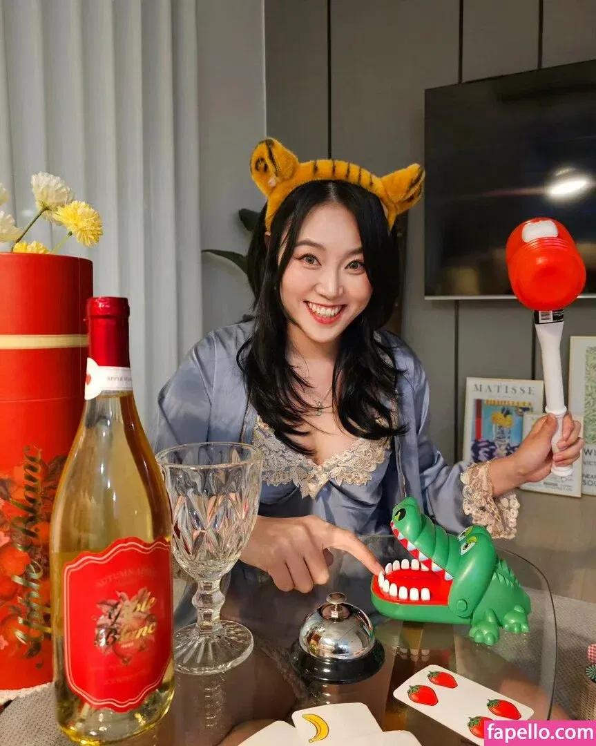 Yuggie_TV Onlyfans Photo Gallery 