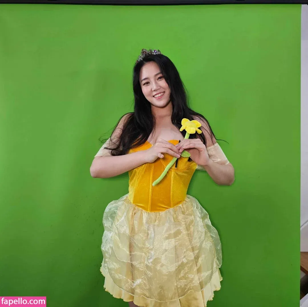 Yuggie_TV Onlyfans Photo Gallery 