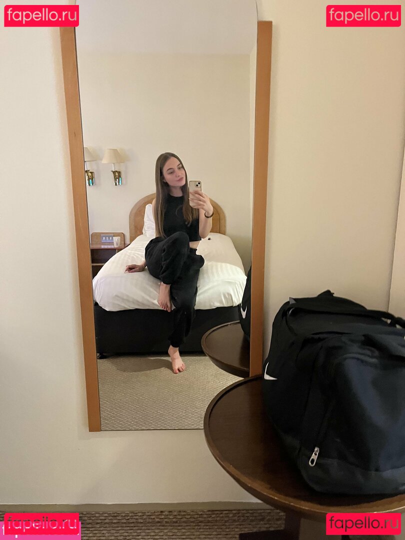 hania-x / haniaheheofficial Onlyfans Photo Gallery 