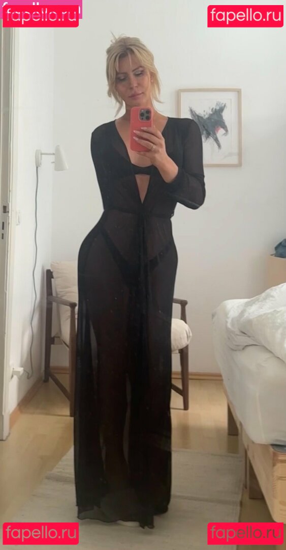 nikitakinka Onlyfans Photo Gallery 