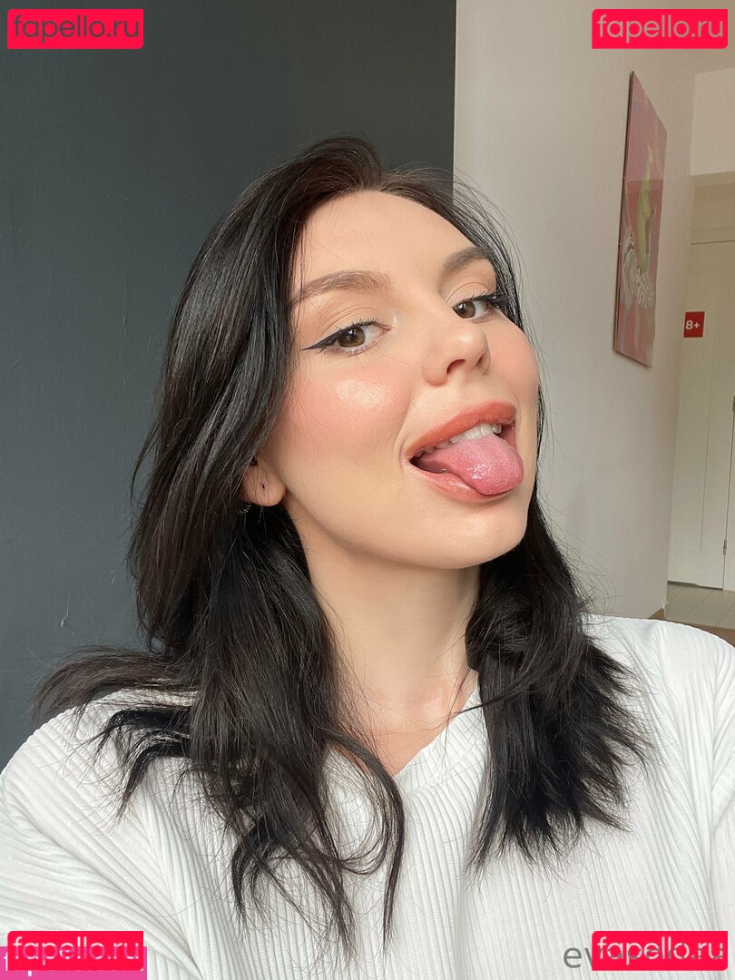evasoda / evasodaa Onlyfans Photo Gallery 