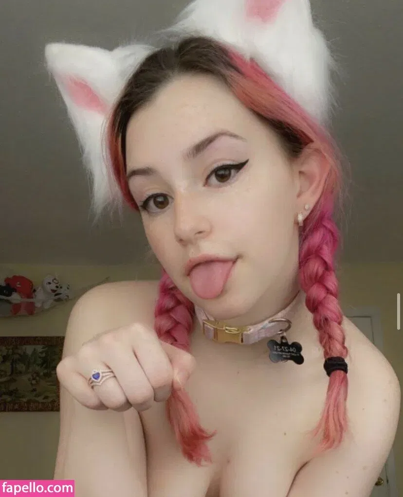 strawburrykitten Onlyfans Photo Gallery 