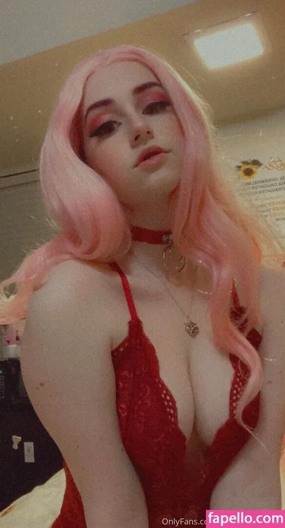 strawburrykitten Onlyfans Photo Gallery 