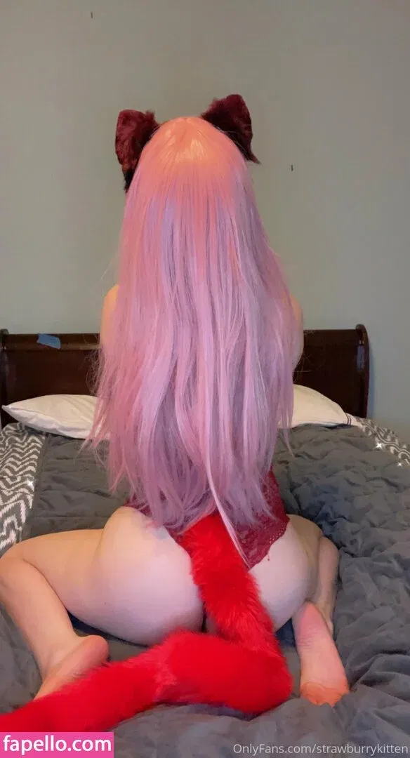 strawburrykitten Onlyfans Photo Gallery 
