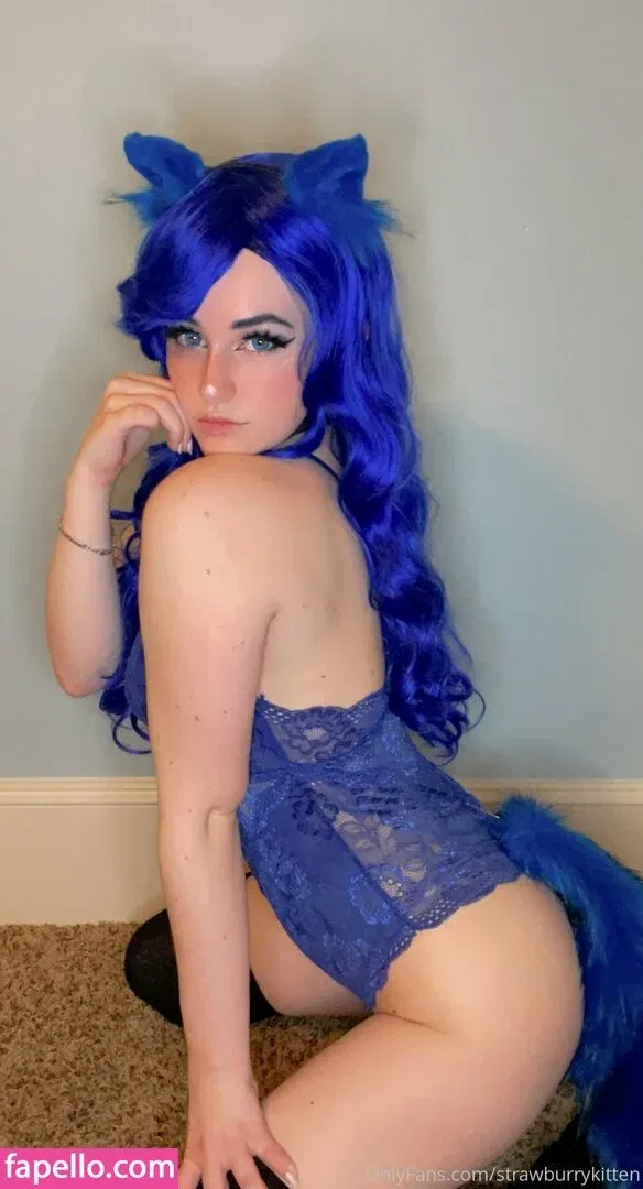 strawburrykitten Onlyfans Photo Gallery 