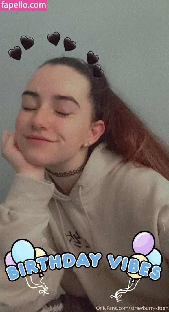 strawburrykitten Onlyfans Photo Gallery 