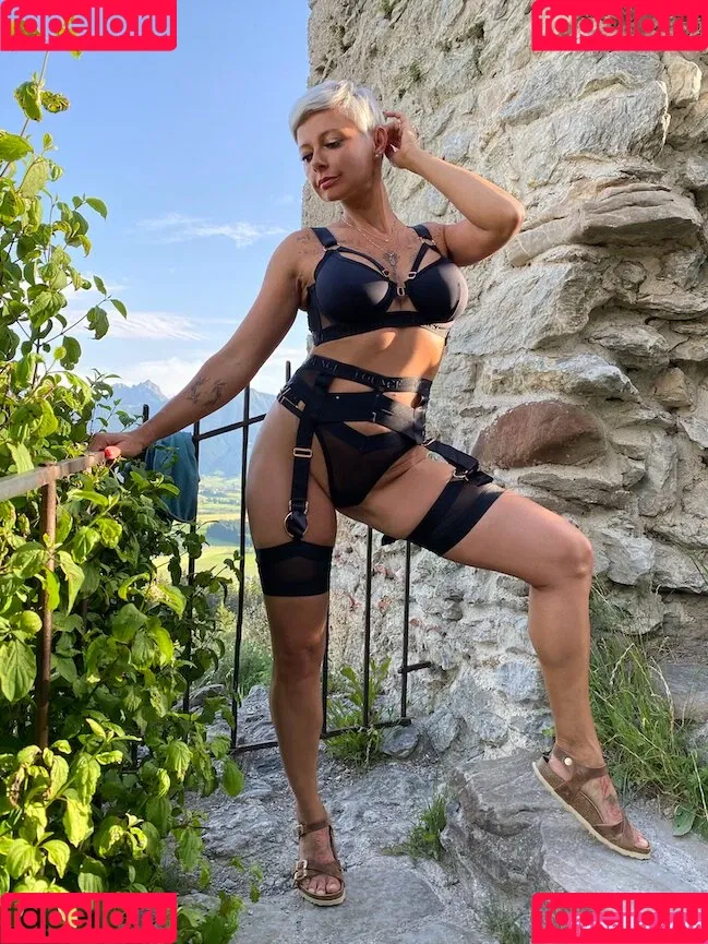 Andrea Patonai Onlyfans Photo Gallery 