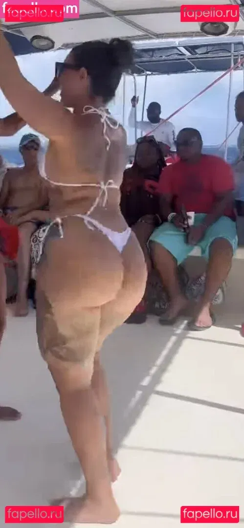 Lolo Barreiro Onlyfans Photo Gallery 