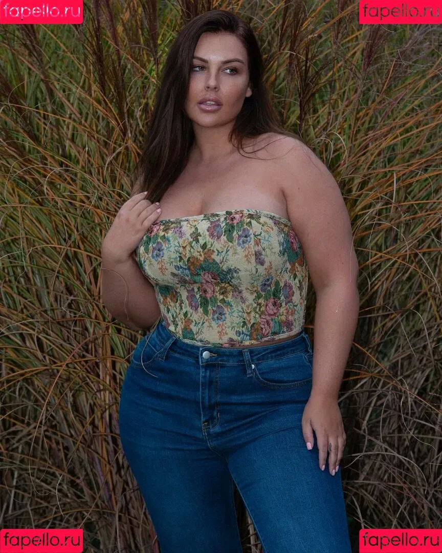 Sharon Ellis Onlyfans Photo Gallery 