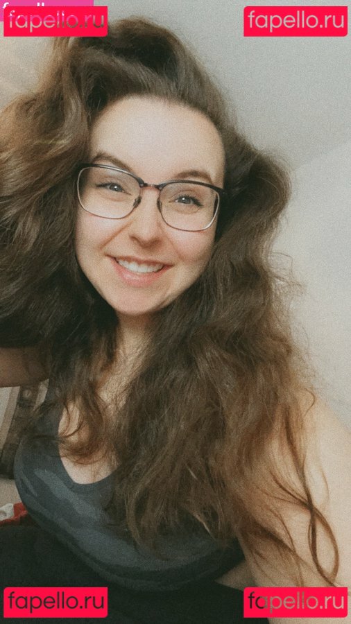 curlyfries / curlyfrycrissy / curvycurlychrisy