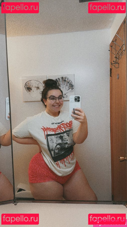 curlyfries / curlyfrycrissy / curvycurlychrisy Onlyfans Photo Gallery 