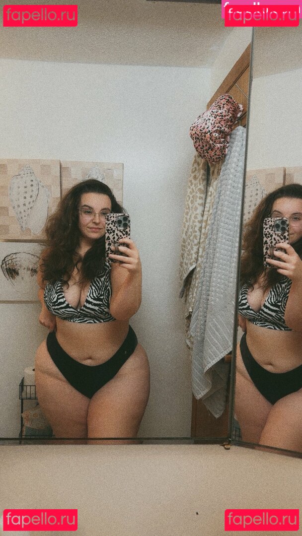 curlyfries / curlyfrycrissy / curvycurlychrisy Onlyfans Photo Gallery 