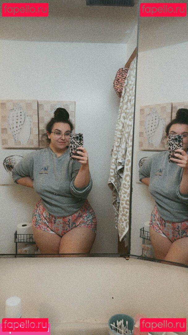 curlyfries / curlyfrycrissy / curvycurlychrisy Onlyfans Photo Gallery 