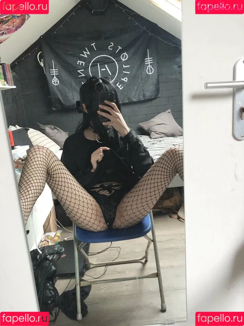 petite-twink Onlyfans Photo Gallery 