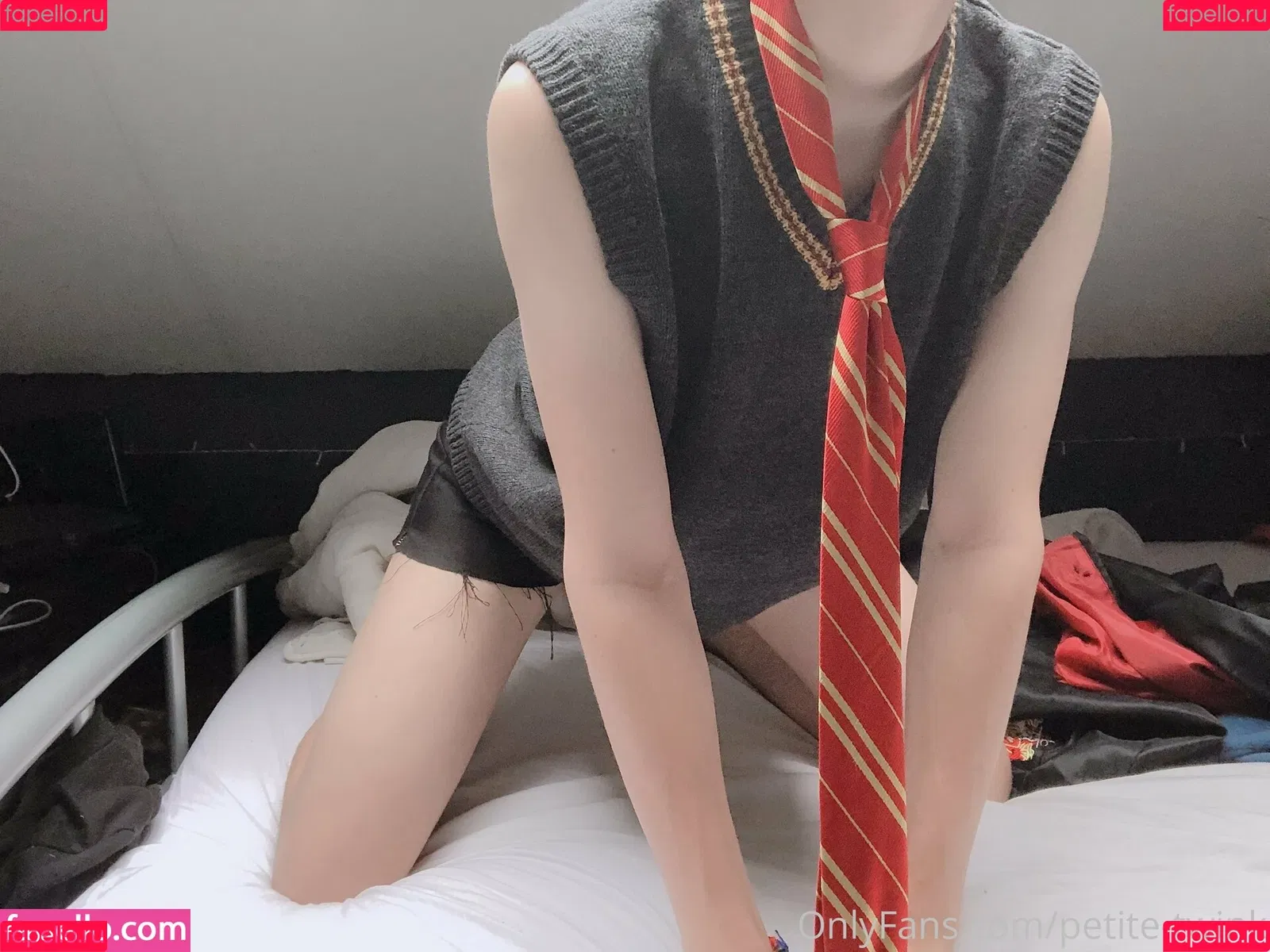 petite-twink Onlyfans Photo Gallery 