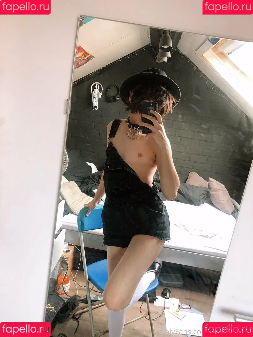 petite-twink Onlyfans Photo Gallery 