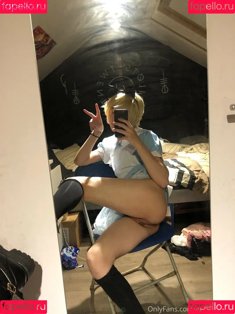 petite-twink Onlyfans Photo Gallery 