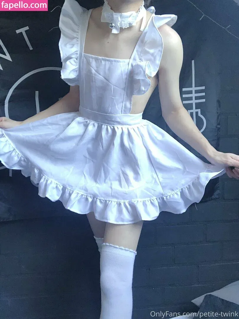 petite-twink Onlyfans Photo Gallery 