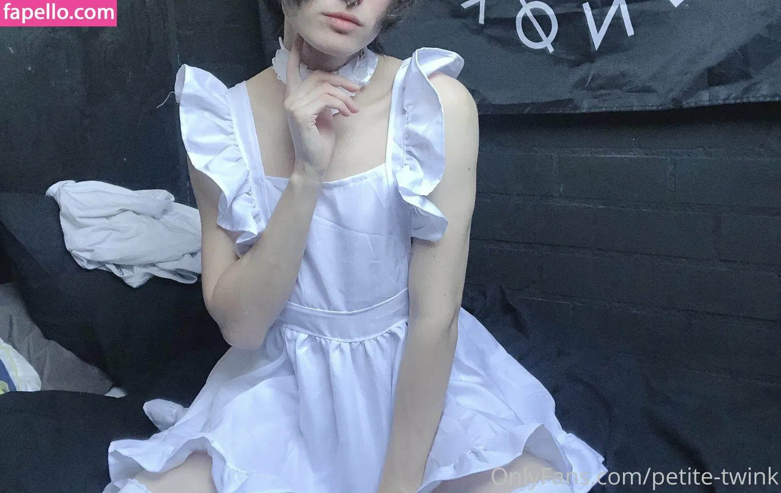 petite-twink Onlyfans Photo Gallery 