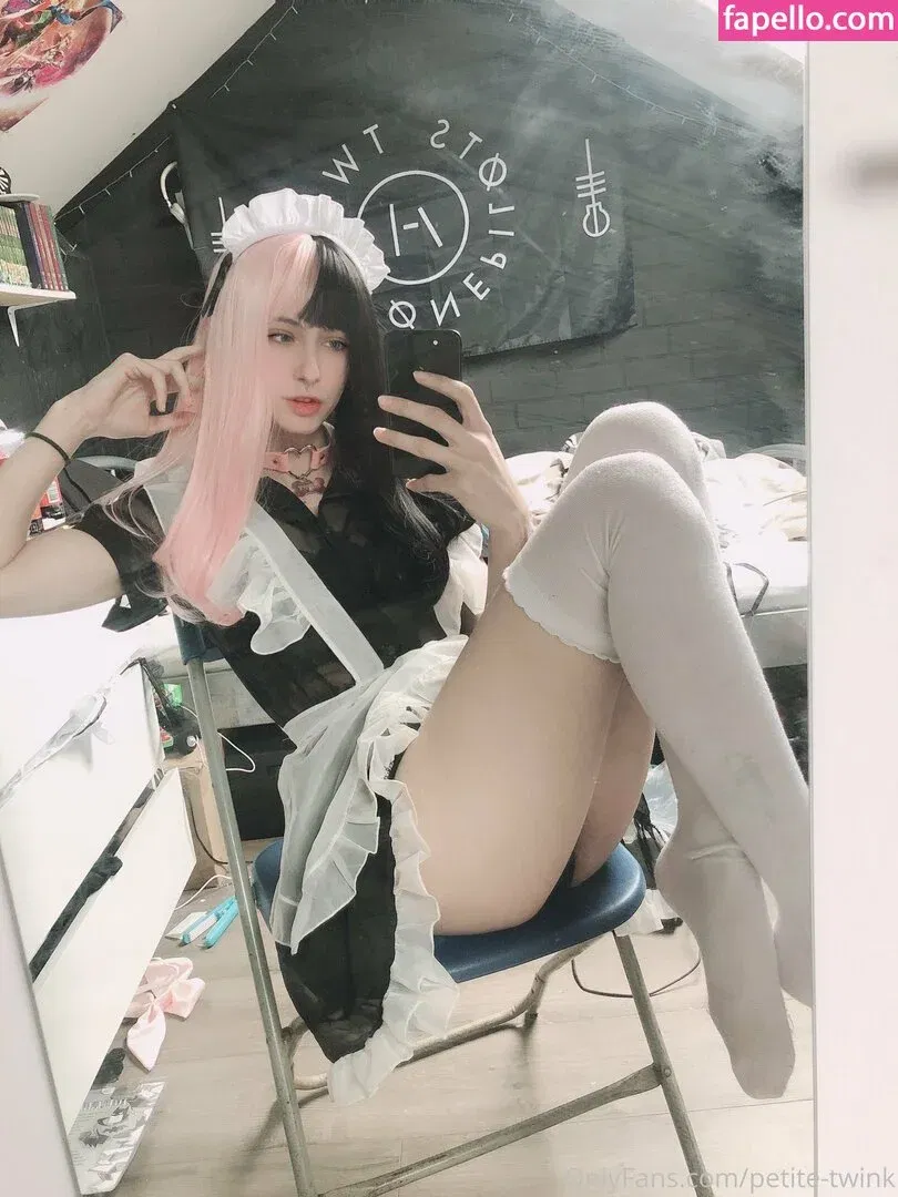 petite-twink Onlyfans Photo Gallery 