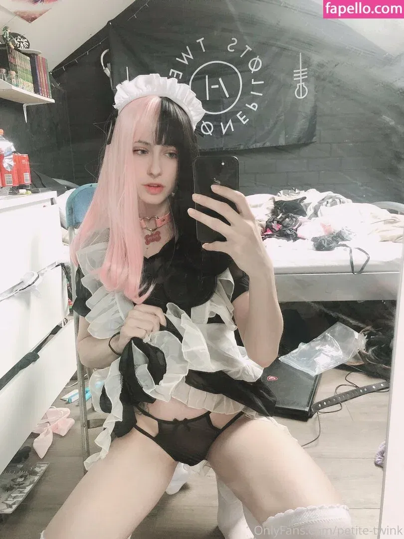 petite-twink Onlyfans Photo Gallery 