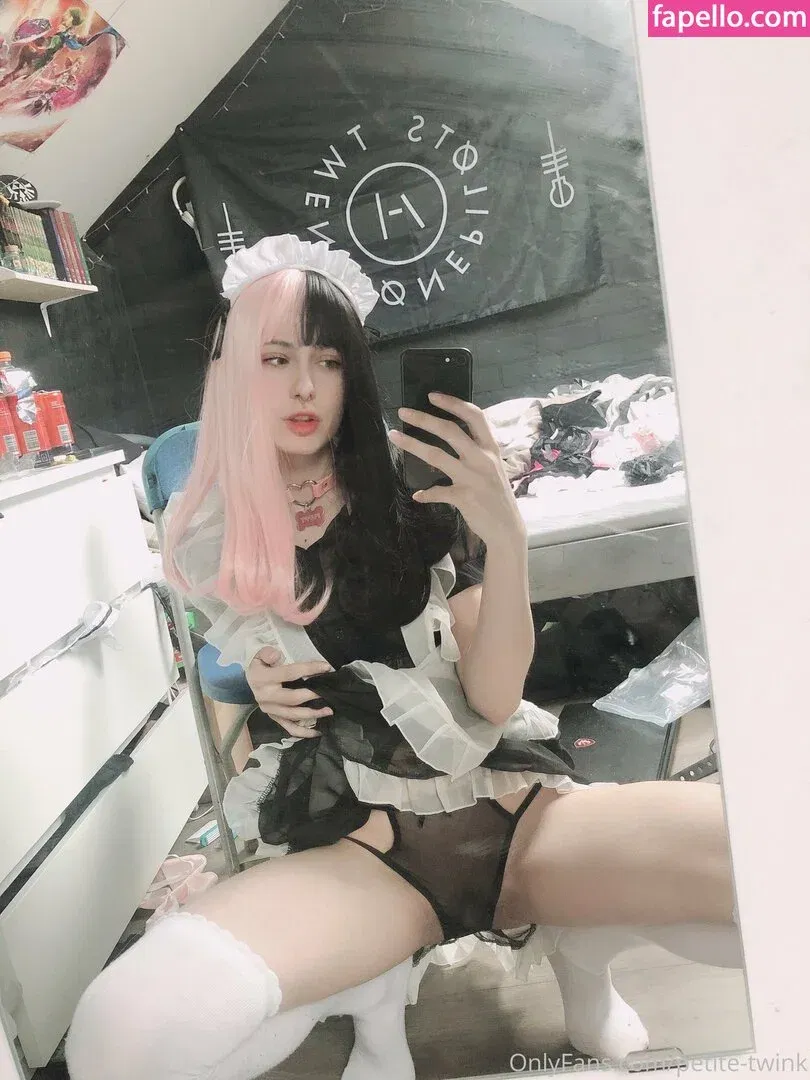 petite-twink Onlyfans Photo Gallery 