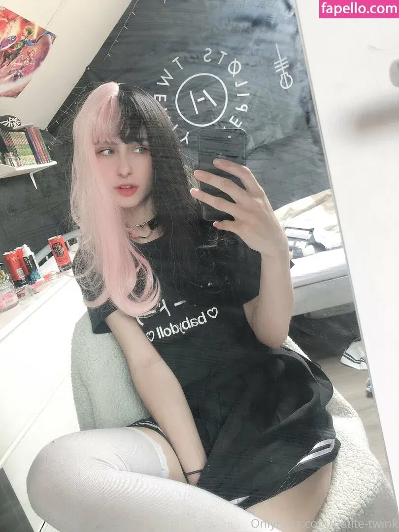 petite-twink Onlyfans Photo Gallery 