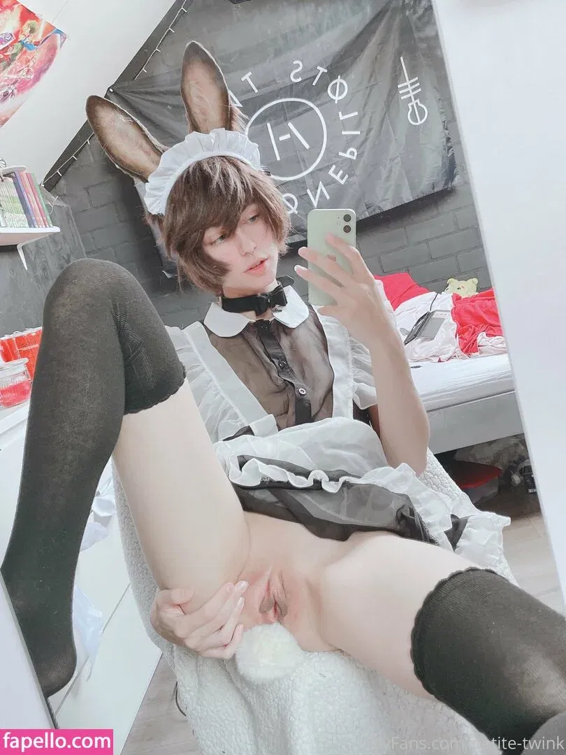 petite-twink Onlyfans Photo Gallery 