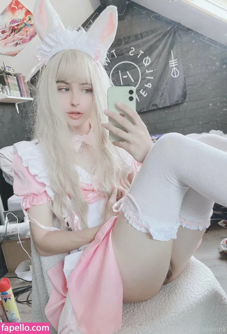 petite-twink Onlyfans Photo Gallery 