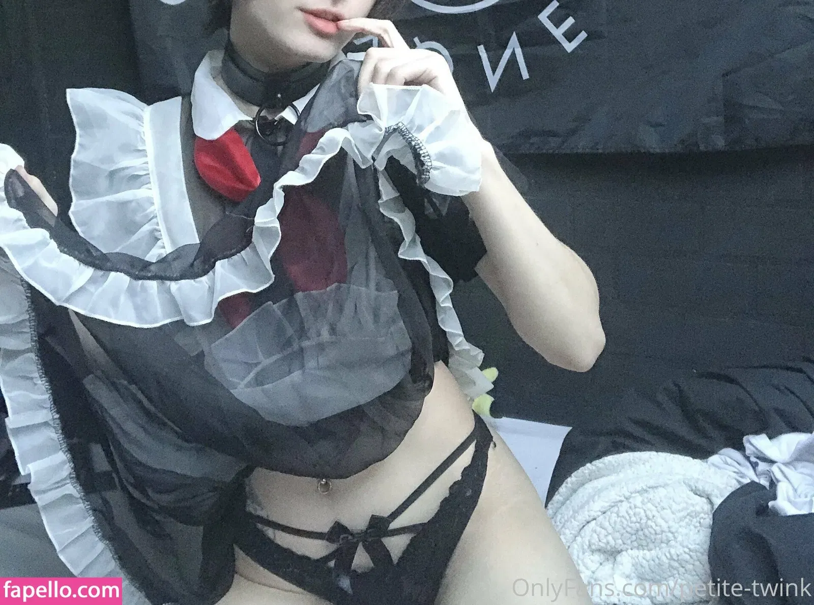 petite-twink Onlyfans Photo Gallery 