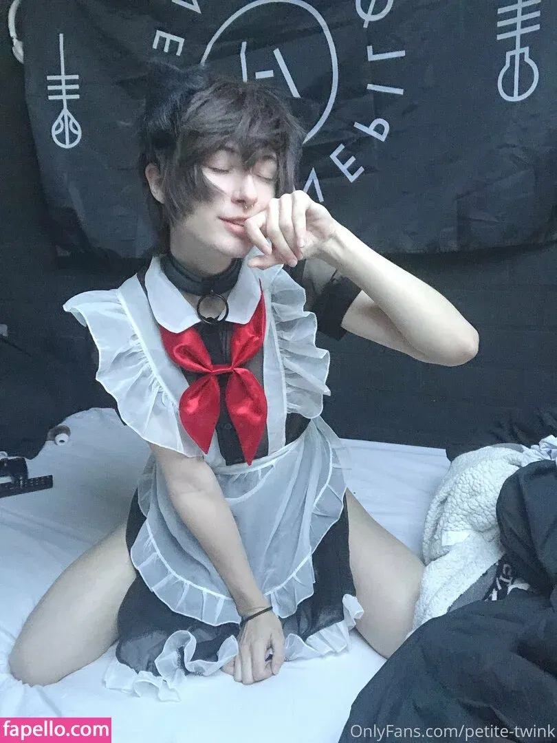 petite-twink Onlyfans Photo Gallery 