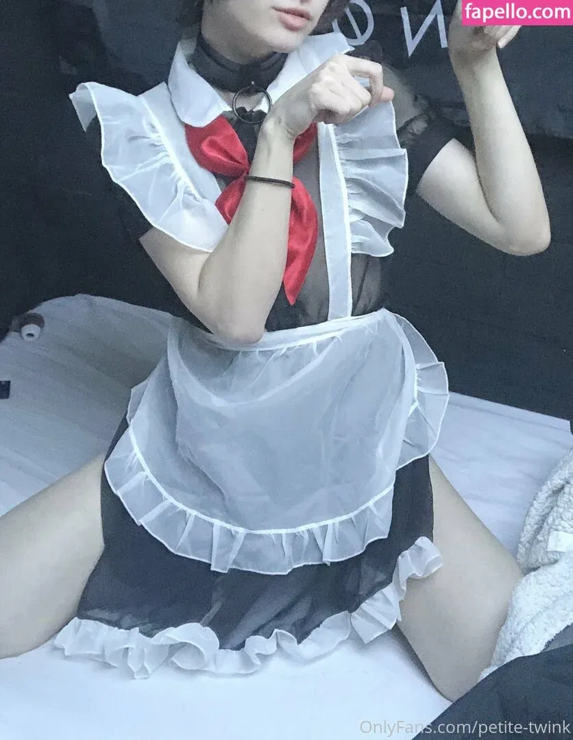 petite-twink Onlyfans Photo Gallery 