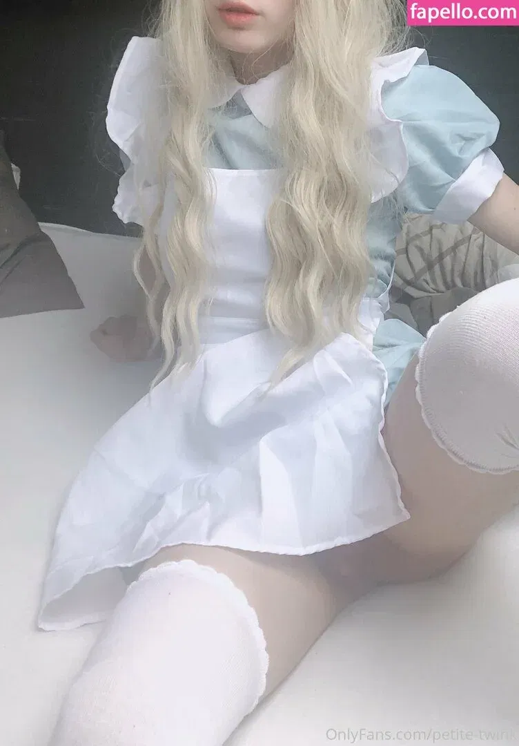 petite-twink Onlyfans Photo Gallery 