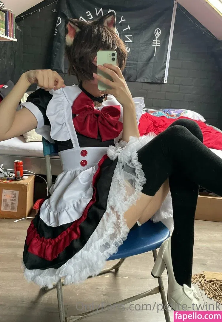 petite-twink Onlyfans Photo Gallery 