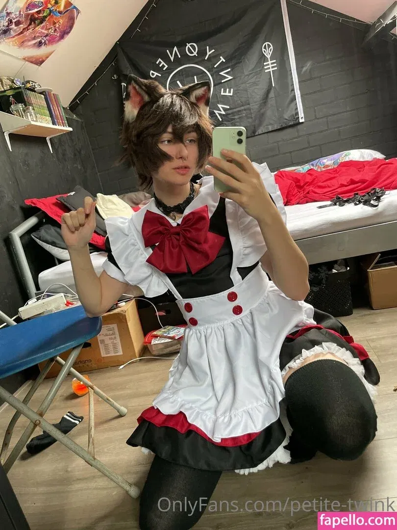 petite-twink Onlyfans Photo Gallery 