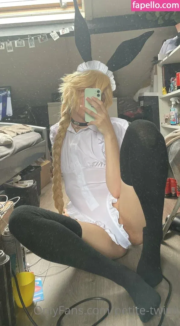 petite-twink Onlyfans Photo Gallery 