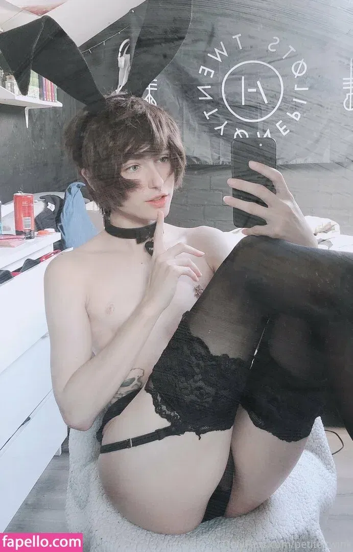 petite-twink Onlyfans Photo Gallery 