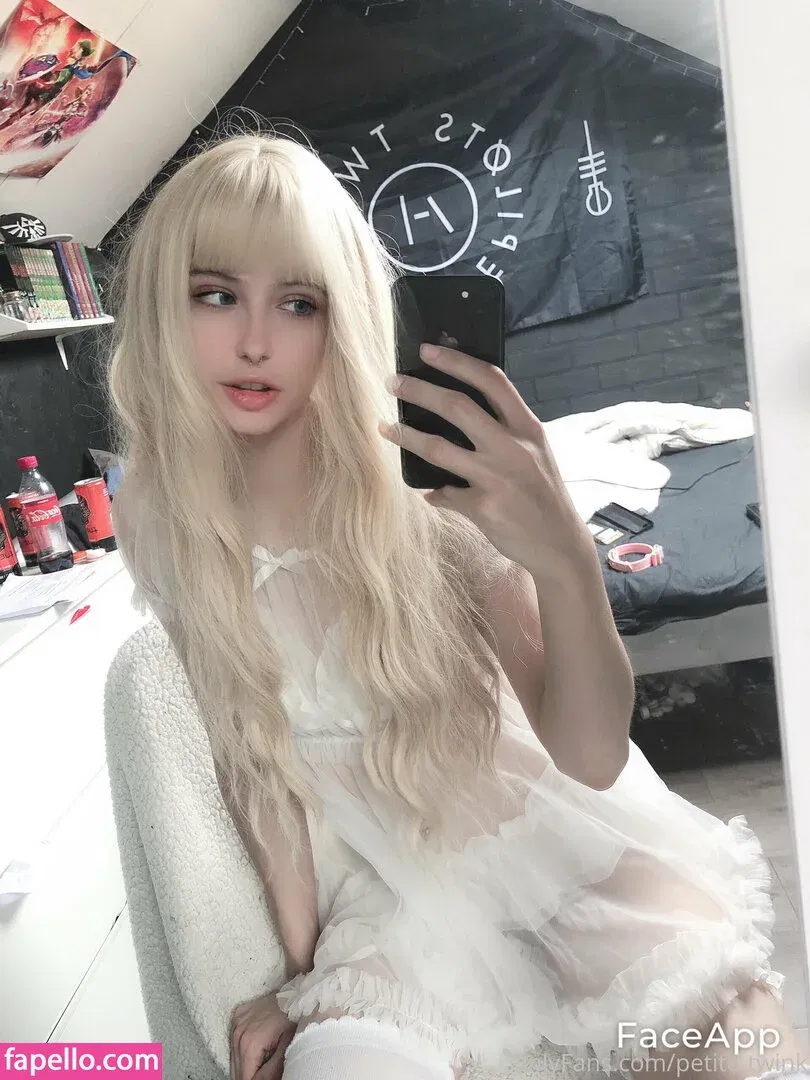 petite-twink Onlyfans Photo Gallery 